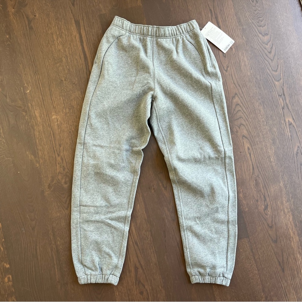 lululemon athletica Scuba Mid-Rise Oversized Jogger
Regular
